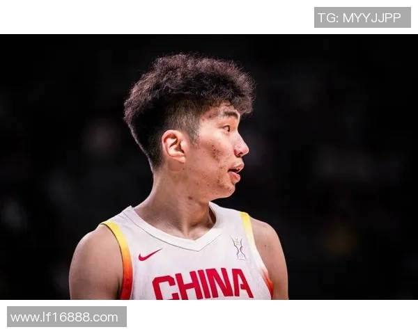 余嘉豪：从新星崛起到篮球赛场的璀璨传奇之路