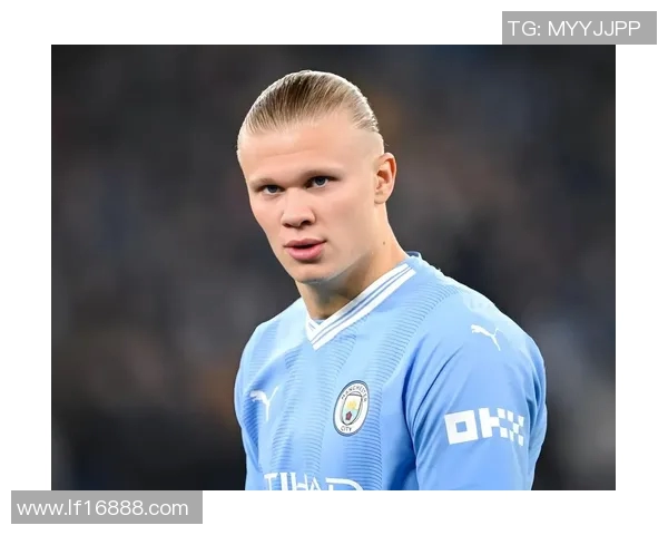 哈兰德：新一代足球天才如何改变比赛格局与未来发展潜力分析